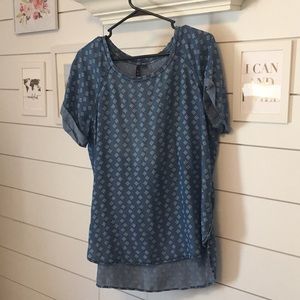 Lightweight Denim/chambray printed top